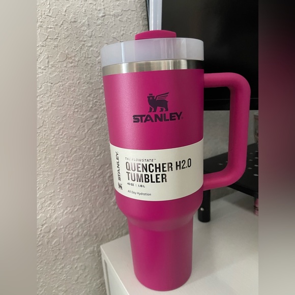 Stanley 40oz Tumbler Fuschia! New Color Water Bottle tumbler - Picture 3 of 7